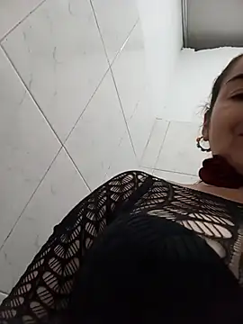 Webcam Model (MaryRoze_)  is live.Free join now!