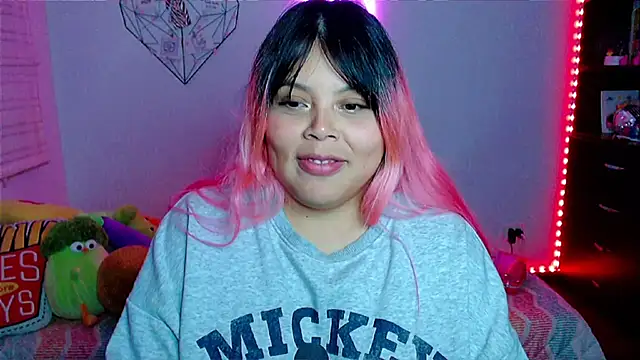 elliemoonx (Ask my age) - squeeze ass