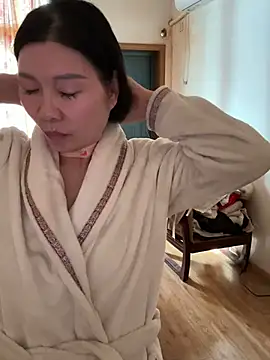 美女xiiuuff18在线直播