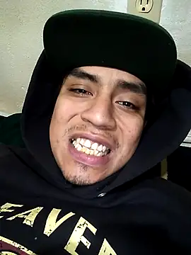 alexalejandro13 - AlexAlejandro13's free webcam - UK Sex Cams