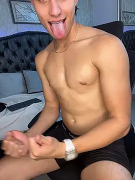 lander_cruz (M twink) - Ass Views & Hard Spanks