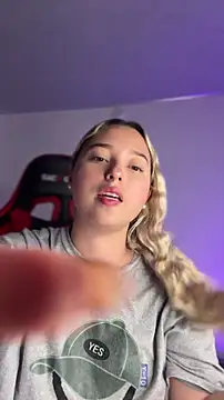 irisweet_ (G young) - Doggy Naked🍑