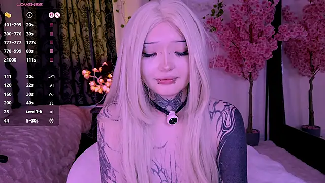 lein_bone (F teen) - show tits