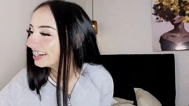 antonellariva_ (F teen) - show pussy