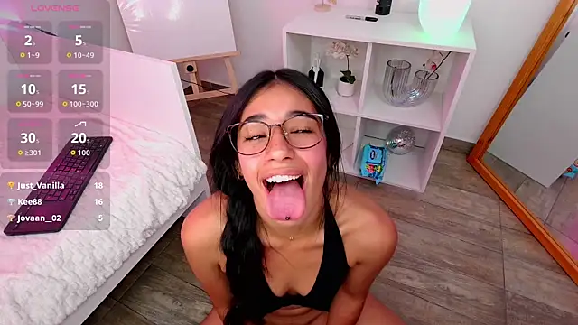jazmiin- (F young) - Blowjob