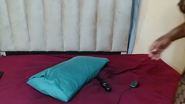 sexyassqueenx (F young) - SHOW PINKY  PUSSY🍑