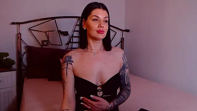 YvonneEverlee webcam