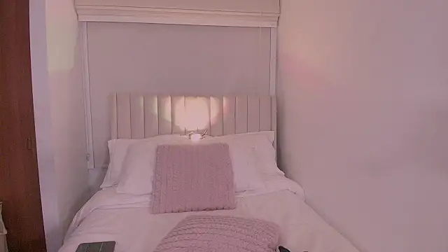 ArianaReynoldss webcam