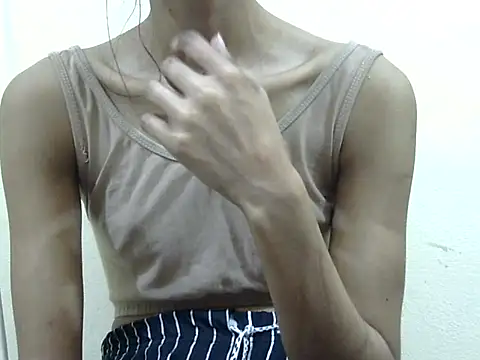 anu_tiny - Anu_tiny's free webcam - UK Sex Cams