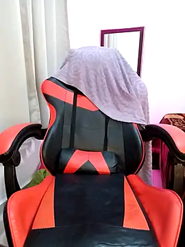 isabellahot2 (F young) - Show tits and zoom pussy