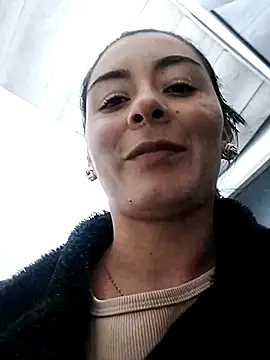 Webcam Model (Lunabex_)  is live.Free join now!