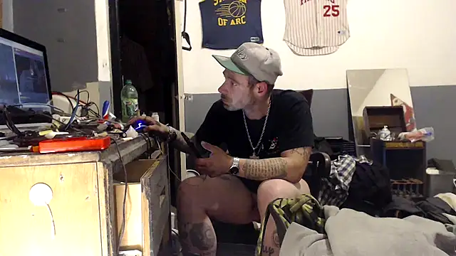 sledge901 (Ask my age) - #american #anal-toys #big-cocks #bisexuals #black-hair #cam2cam #daddies #dildo-or-vibrator #doggy-style #handjob #hd #masturbation #medium #middle-priced-privates #selfsucking #small-audience #smoking #white