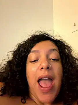 allybluee777 - Allybluee777's free webcam