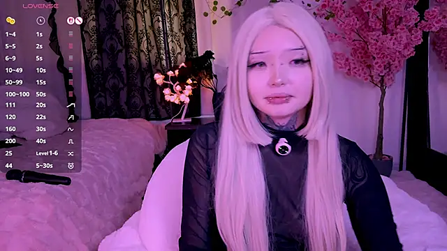 lein_bone (F teen) - suck dildo