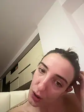 elitavibes (F young) - Inserisco il mio enorme giochino