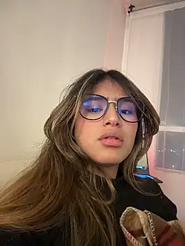 Webcam Model (SaraParisi)  is live.Free join now!