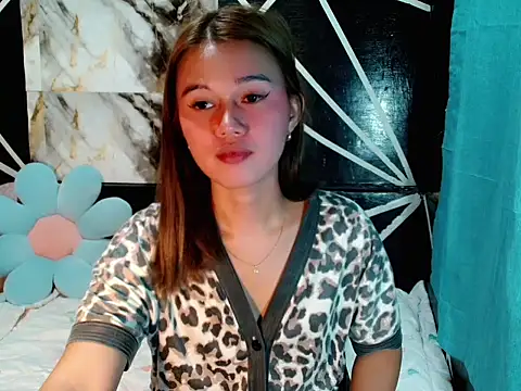 urgirl_mikah (T young) - i am your new baby girl here babe