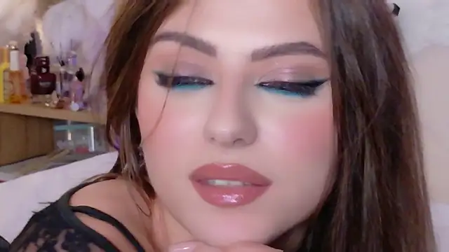 sienna_voss (F young) - strip with fully