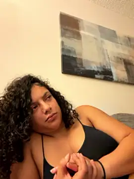 allybluee777 (Ask my age) - clothes off and 3 min control