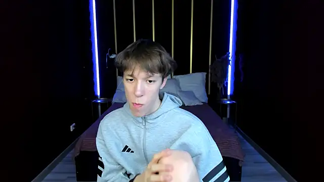 markbranston (M twink) - i am in boxers