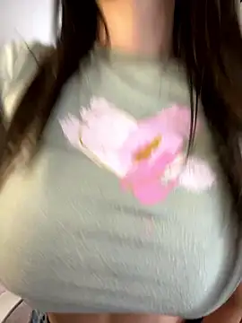 emmily_19 (F young) - NAKED AND BIGGG SQUIRTTT