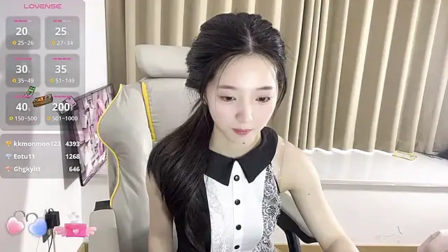 美女OiOi-666在线直播