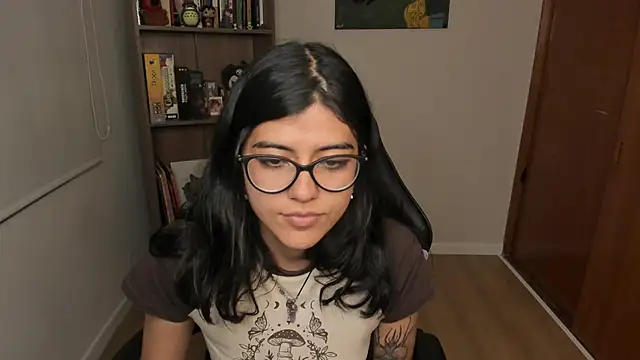 valerie__skyy - Valerie__skyy's free webcam - UK Sex Cams