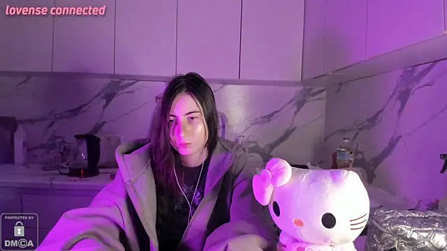 ayesha_thebestt (F teen) - tip on lush<3