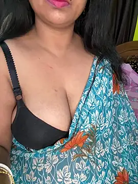 kritika_21 (F milf) - Pussy oiling