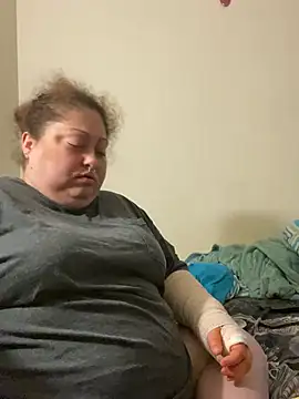 dioniciocruz (Ask my age) - Help me buy another room for tomorrow