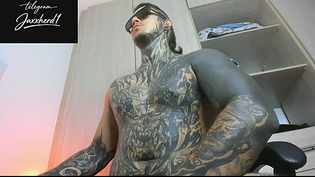 jaxxxonherd - JAXXXONHERD's free webcam - UK Sex Cams