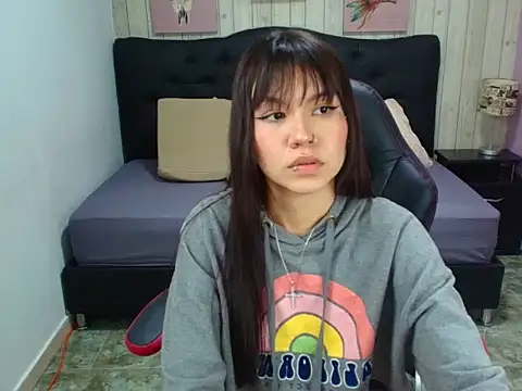 nicoletaylor_11 - NicoleTaylor_11's free webcam - UK Sex Cams