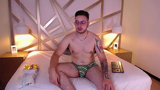 Ethan_Greys live cam screenshot male on PornAJ – Adult Videos, Live Cams & Chat