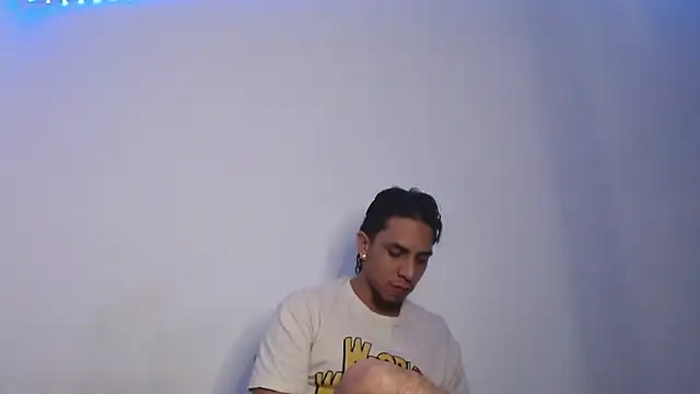 Monkey_uchiha777 webcam