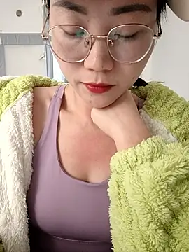 Webcam Model (nini10052025) is live