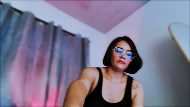 scarlettredsins - ScarlettRedsins's free webcam