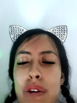 Webcam Model (Queen_Ashly)  is live.Free join now!