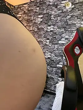 corallwells - Corallwells's free webcam - UK Sex Cams