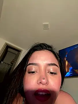 Webcam Model (kenndall_21)  is live.Free join now!