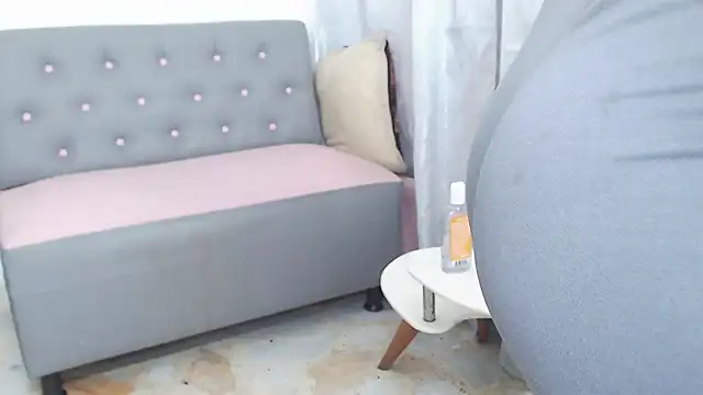 jade_nassar (F young) - Finger game at the pussy, open pussy