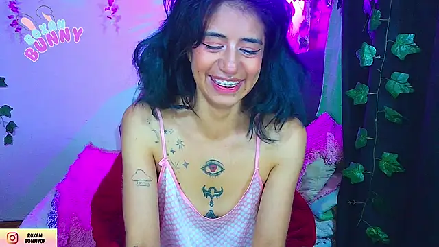 roxanbunny1 - Roxanbunny1's free webcam - UK Sex Cams