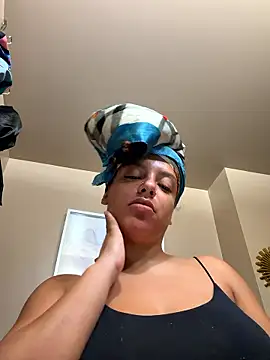 allybluee777 (Ask my age) - clothes off and 3 min control