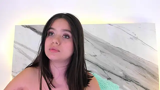 thamiina_ (F young) - fingers my pussy- domi🥵💦💦🥵💦