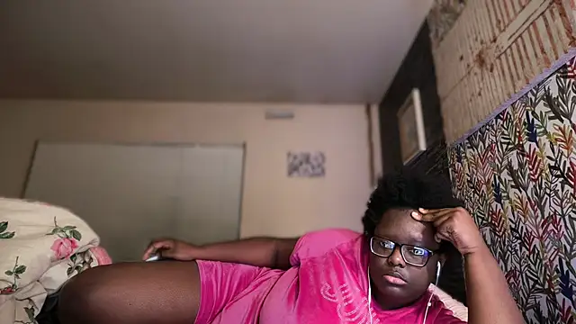 -yagurlwest - -Yagurlwest's free webcam