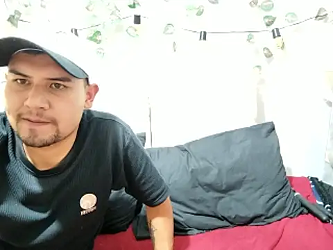 White_Queen_1 webcam