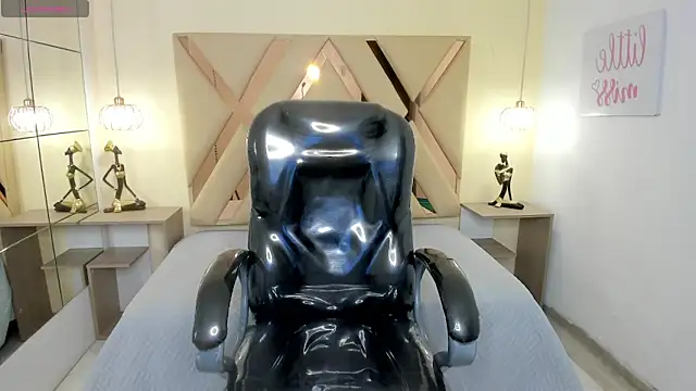 scarletcherry18 webcam