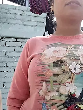 Webcam Model (Hot-Pooja25)  is live.Free join now!