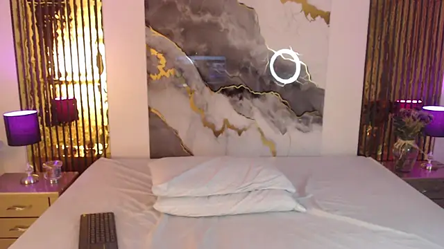 MiticaBrennet_ webcam