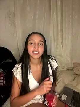 Webcam Model (Eve_Ritz)  is live.Free join now!