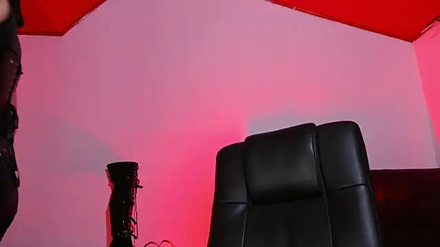 MistressVenena webcam